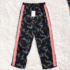 SOLD! Floral Tie-Front Who What Wear Pants